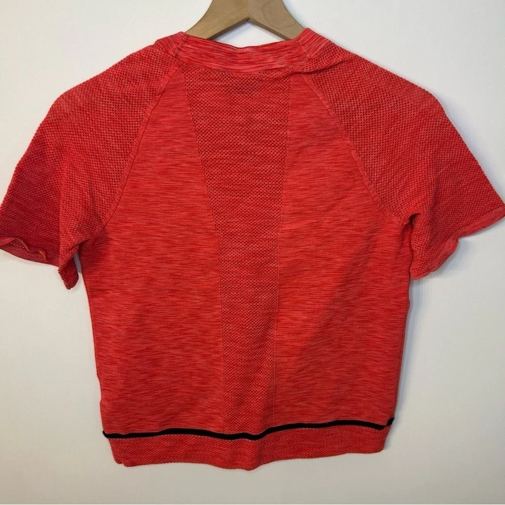 Nike Women’s Tech Knit Sport Casual V-Neck Top in Red and Black, Size Small